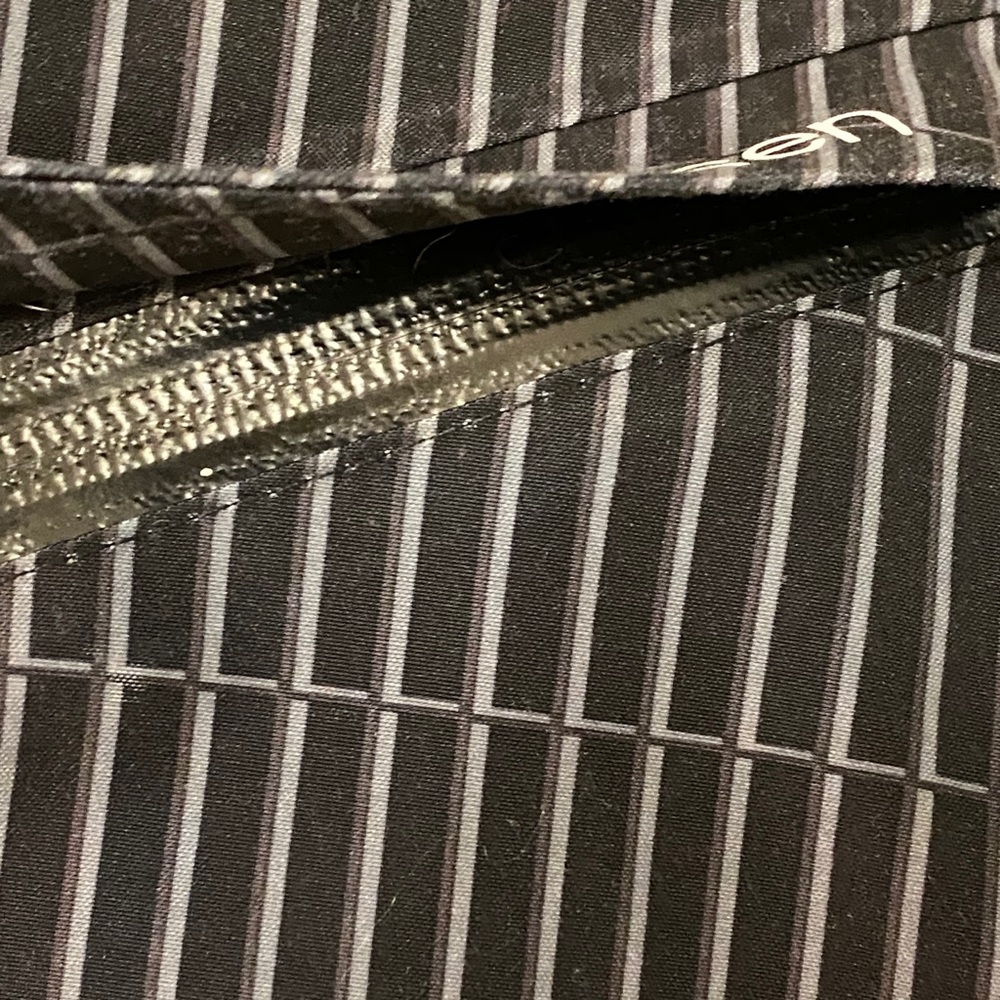 Helly Hansen Black Medium Rain Jacket - image 4